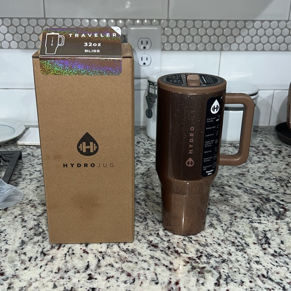 NWT! HydroJug Traveler 32oz - Bliss- Cateye Collection 💛 Black Friday